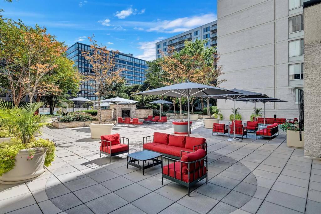 Charming Apartment At Crystal City With Amazing Amenities Arlington Exterior foto